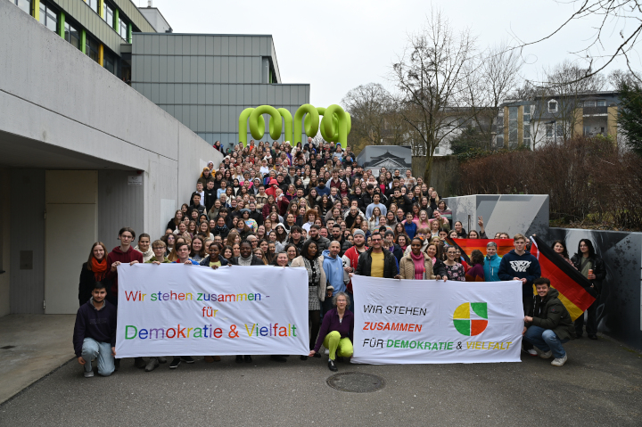 DemokratieUndVielfalt01 720